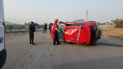 Camioneta Volkswagen Crossfox. (EL SIGLO DE TORREÓN)