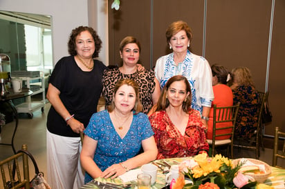Lupita Villarreal, Abril Morales, Paty Becerra, Marisol Pérez y Nonis Cuéllar.