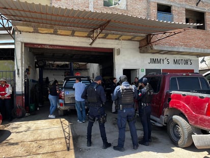 Aseguran vehículos durante operativos en Yonkes de Gómez Palacio y Lerdo
