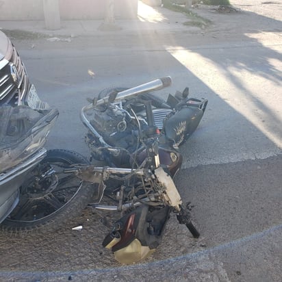 Motociclista sufre choque y termina hospitalizado en Gómez Palacio