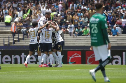 Pumas golea a León en su debut en el Apertura 2024