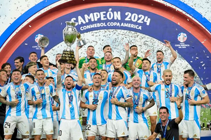 El combinado argentino comandado por su astro Lionel Messi repite como el monarca continental tras imponerse anoche por la mínima diferencia ante una combatida Colombia en 120 minutos.