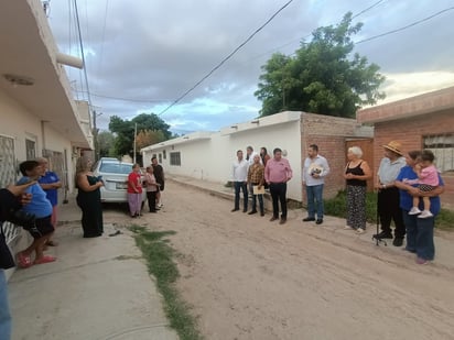 Se reúne alcalde de Lerdo con residentes de la privada Chihuahua