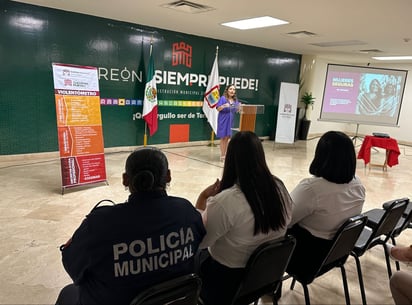 Capacitan a funcionarios públicos de Torreón sobre el trato a las víctimas de violencia