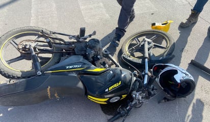 Motociclista es hospitalizado tras choque cerca del Coliseo Centenario