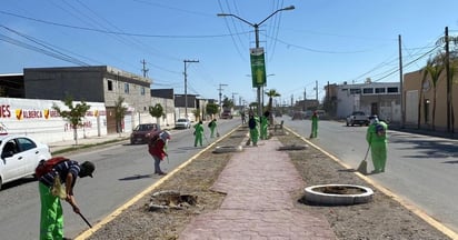 Brigadas de limpieza trabajan diariamente en Gómez Palacio