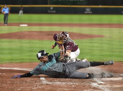 A pesar de ya estar eliminados de los playoffs que arranca el próximo sábado, los Saraperos de Saltillo han dado dura pelea en el Estadio de la Revolución. (Fotografías de Ramón Sotomayor C.)