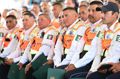 Reconocen labor de 54 agentes de Transito y Vialidad