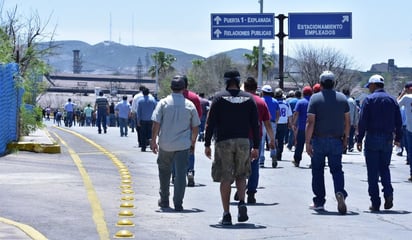 Las dependencias federales atenderán a los obreros de AHMSA