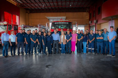 Reconocen a dos mujeres como bomberos del mes de julio en Piedras Negras