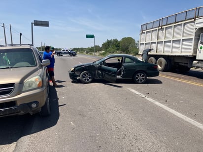 Fuerte choque en el ejido Santa Cruz Luján de Gómez Palacio deja un lesionado