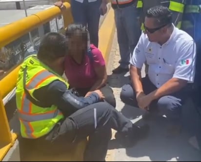 Bomberos salvan a mujer de intento de quitarse la vida