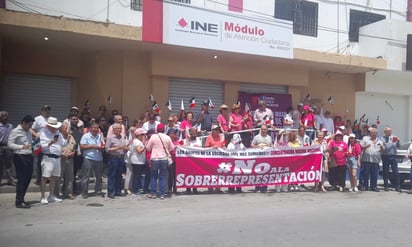 Se suman en Monclova a protesta contra la sobrerrepresentación de Morena