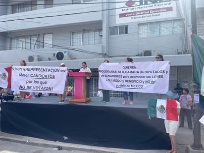 Protestan por sobrerrepresentación legislativa de Morena en Torreón