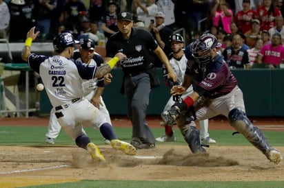 La novena Guinda no pudo aprovechar su ventaja temprana en el juego y terminaron siendo derrotados por los Dos Laredos.