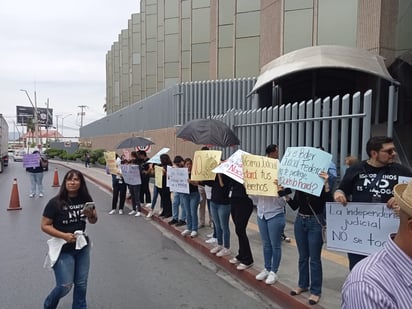 Protesta en el Poder Judicial en Saltillo.