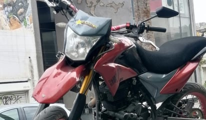 Agentes municipales aseguran dos motocicletas abandonadas