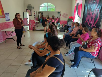 Taller del programa Mujeres Constructoras Por la Paz (MUCPAZ). (DIANA GONZÁLEZ)