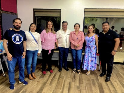 Padre Samuel, Elena, Lupita, Juan Luis, Oralia, Aída y Juan.
