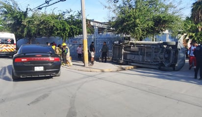 Volcadura en Torreón deja un lesionado y daños materiales significativos