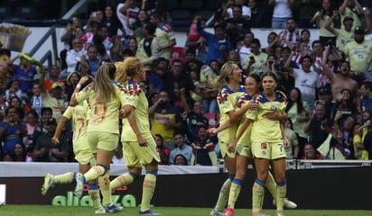 El América arrasa con las Chivas en el clásico femenil