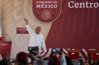 AMLO se despide de la vida pública en México; pide a Morena apoyar a Sheinbaum