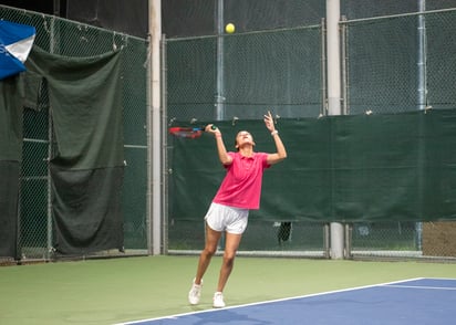 Obtiene juvenil Allegra Estrella, doble título de tenis en el Torneo Anual del Campestre Torreón