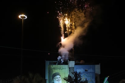 Miles de iraníes celebran en las calles el ataque con misiles contra Israel