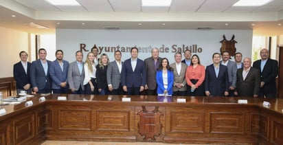 Las administraciones del alcalde saliente, José María Fraustro, y el alcalde electo, Javier Díaz. (HILDA SEVILLA)