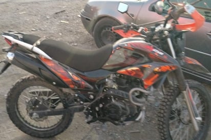 Mujer es arrollada por motociclista en Ramos Arizpe al cruzar sin precaución