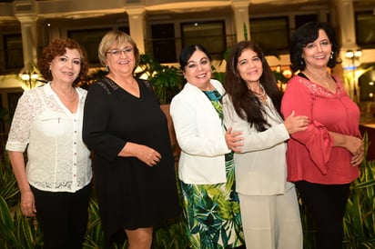 Mirna García, Martha Fabiola Ortega, Cony Zarate, Carmen Dempwolff y Tere Herrera de León (EL SIGLO DE TORREÓN)