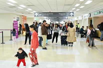 Locales del aeropuerto de Torreón operan sin licencia por falta de pago del Predial