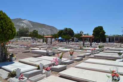 Cementerios municipales tendrán agua abatizada en este Día de Muertos