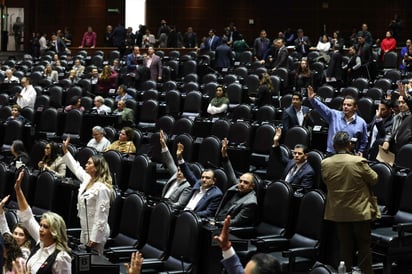 La reforma también quedó avalada en lo general y en lo particular por mayoría de votos.