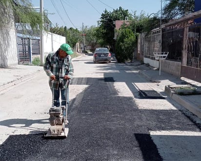 Bacheo en calles de Lerdo. 