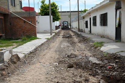 Supervisa alcalde de Lerdo pavimentación de concreto en privada Chihuahua