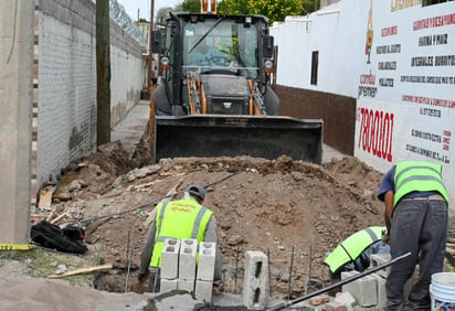 Se realiza pavimentación en la privada Chihuahua.