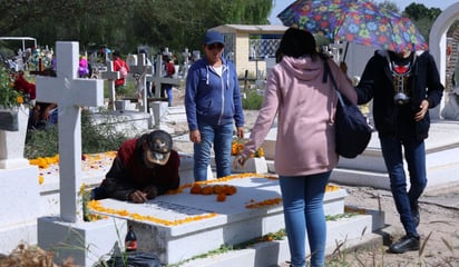 Prohibirán grupos musicales en panteones de Torreón el Día de Muertos