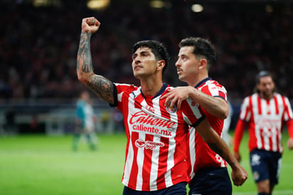 Chivas supera a Necaxa y mantiene viva la esperanza de Liguilla