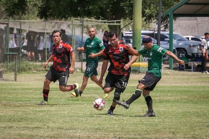 Casi la totalidad de los encuentros en este certamen copero, se disputarán en los campos empastados del Club Nuevo San Isidro, ubicados al norte de Torreón. (Archivo)