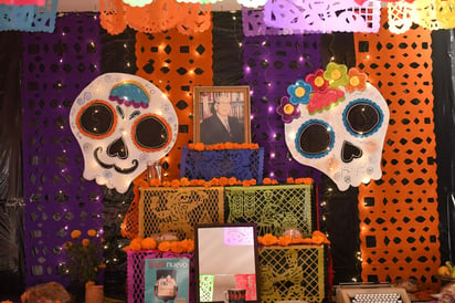 Con altares y festivales, escuelas laguneras celebran el Día de Muertos