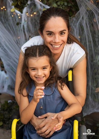 Estefanía con sus hijas Constanza y Marian Teele Vera.