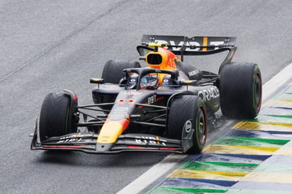 Verstappen, líder en Gran Premio de Sao Paulo, Checo Pérez queda en 11