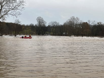 Suman 5 muertos en Missouri por repentinas inundaciones; entre ellos 2 funcionarios electorales