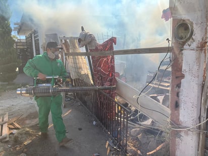 Fumigan contra el dengue en Campo Nuevo Zaragoza de Torreón