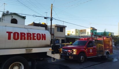 Fuego consume la habitación de una vivienda