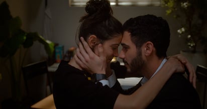 Dupla. Alex Speitzer y Bárbara López protagonizan el filme Straight, dirigido por Tobar.