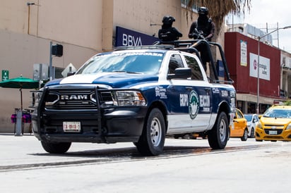 Roban camioneta a repartidor de paquetería en calles del Centro de Torreón