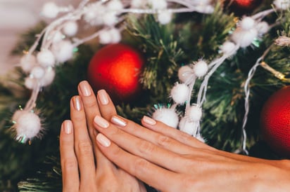 5 diseños imperdibles para tener uñas navideñas para pies