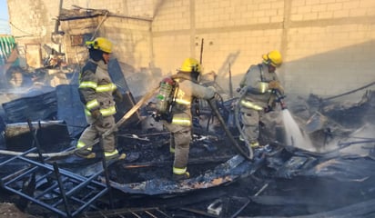 Incendio arrasa taller de bicicletas en colonia Zaragoza Sur